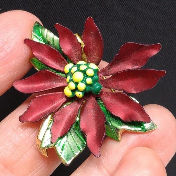 Vintage Red Poinsettia Flower Brooch, Yellow Center, 1950s Vintage Jewelry - Picture 9 of 10